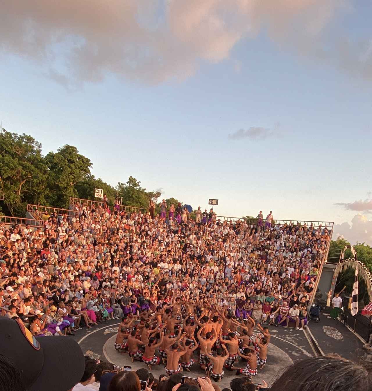 画像: バリ島伝統舞踊　ケチャックダンス（添乗員撮影）