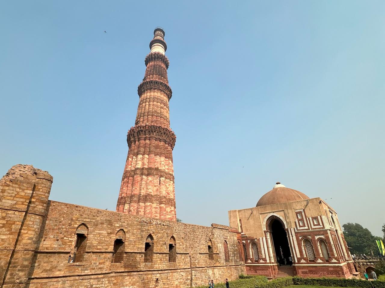 画像: クトゥブ・ミナール(2025年11月弊社スタッフ撮影)