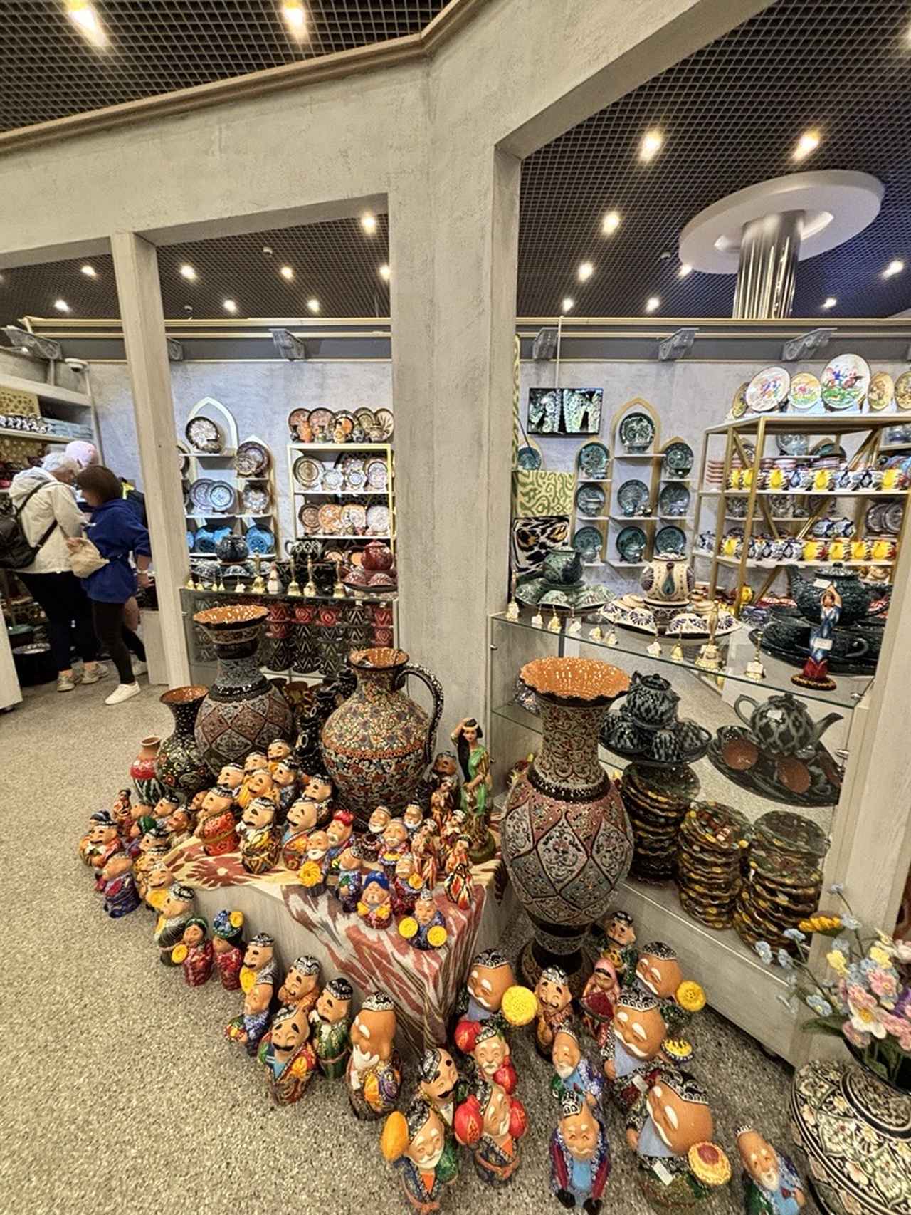 画像: 空港内のお土産屋（2025年9月スタッフ撮影／イメージ）