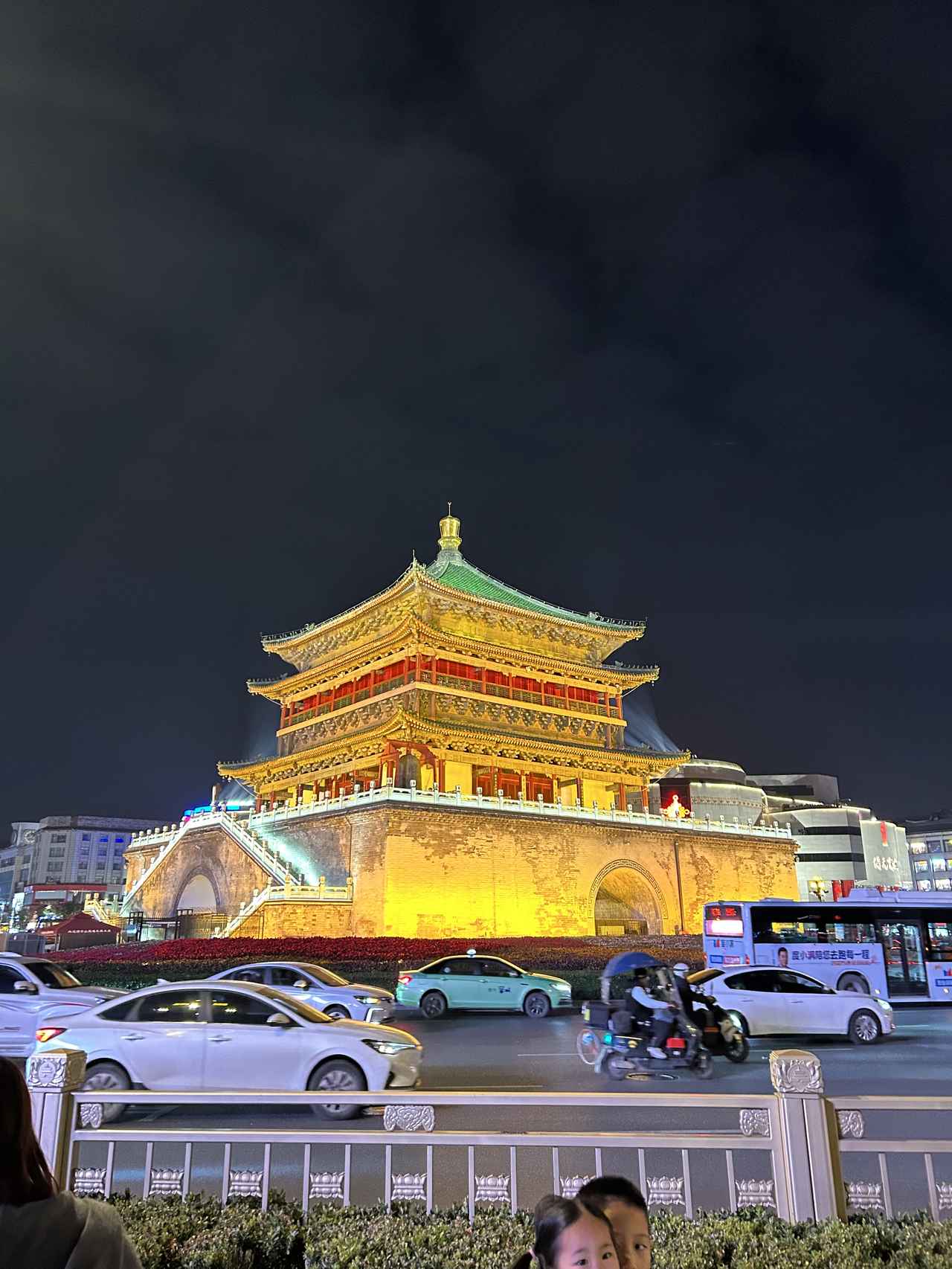 画像: 西安交差点ライトアップ/添乗員撮影