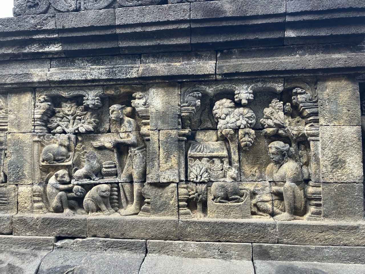 画像: レリーフ②(筆者撮影)