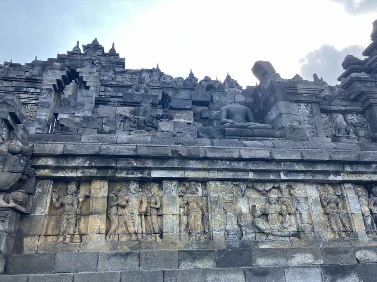 画像: レリーフ①(筆者撮影)