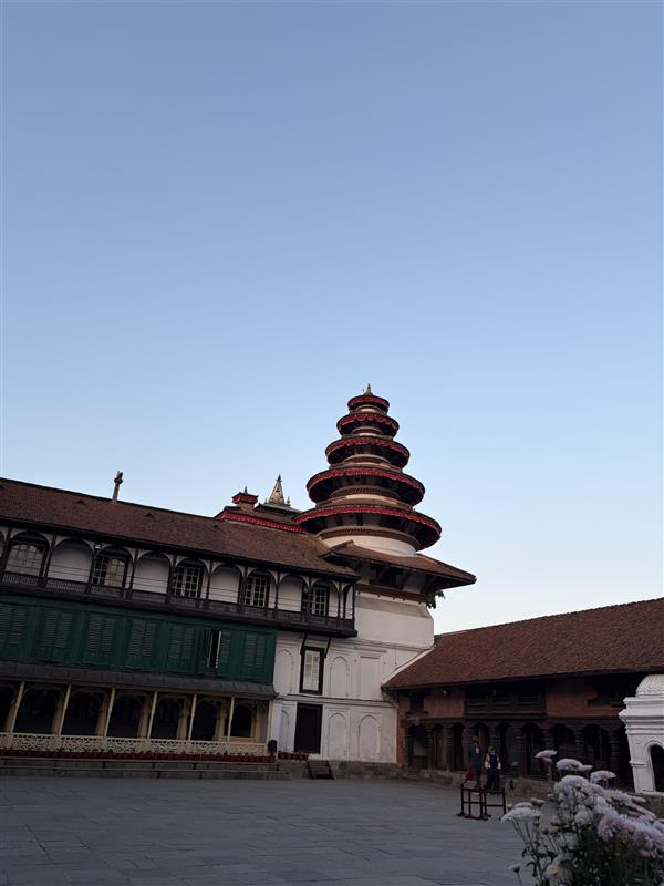 画像2: カトマンズの街並み（弊社スタッフ撮影）