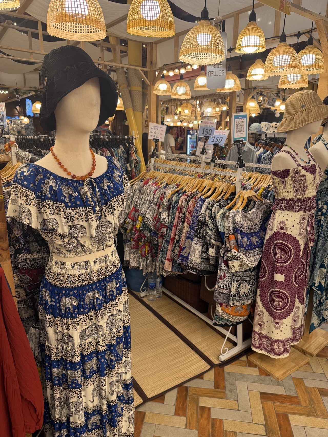 画像: タイパンツ（弊社社員撮影）