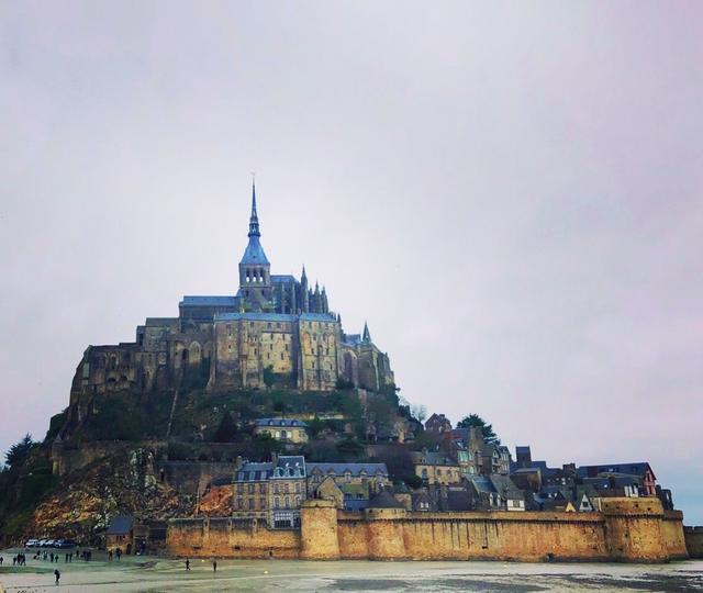 画像: 世界遺産・モンサンミッシェルは入場でご案内!(中川撮影)昼食は名物料理のふわふわオムレツ♪