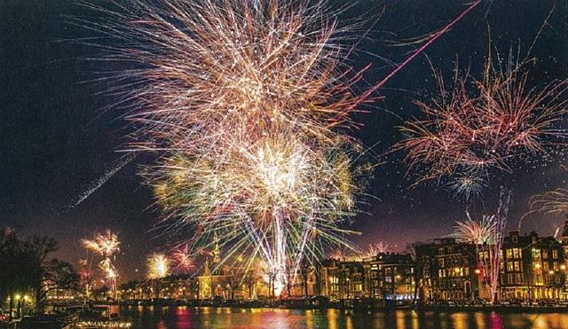 画像: アムステルダムの花火