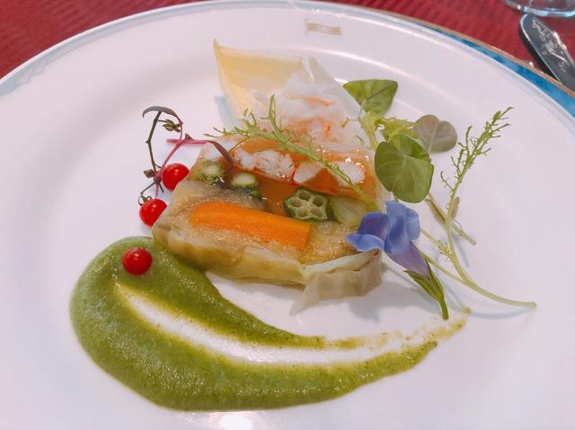 画像: 夕食での前菜/猪田撮影