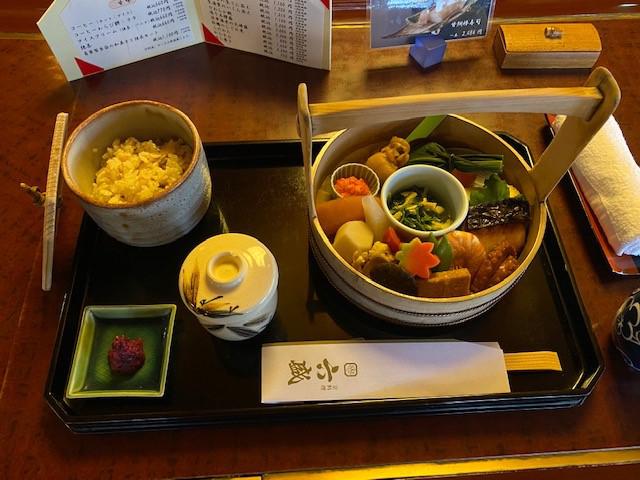 画像: てをけ弁当・六盛/和田撮影