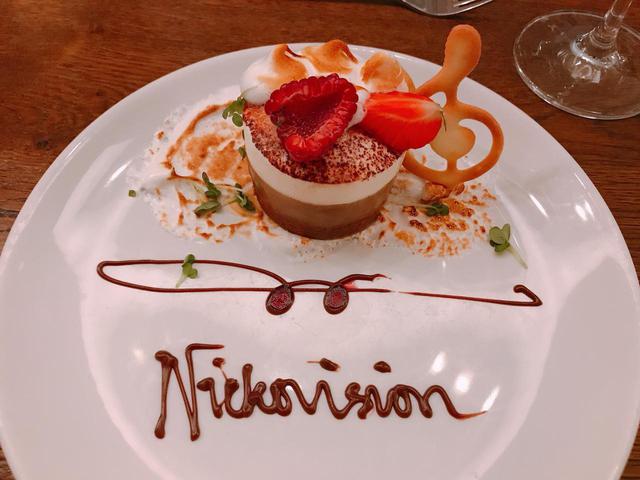 画像: 船名が描かれたデザート(弊社スタッフ撮影)