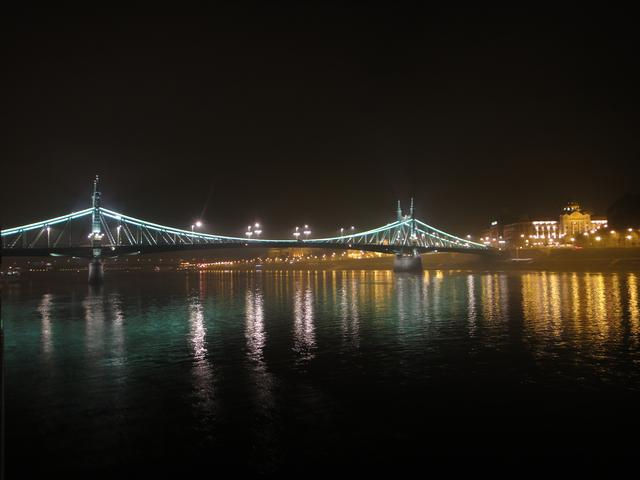 画像: 船上からのブダペスト夜景②(弊社スタッフ撮影)