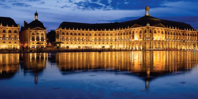 画像: ボルドーの街並み © Viking Cruises