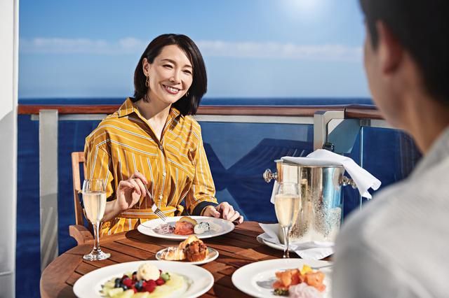 画像: バルコニーでのお食事(©️Princess cruises) ※お飲み物は有料です。