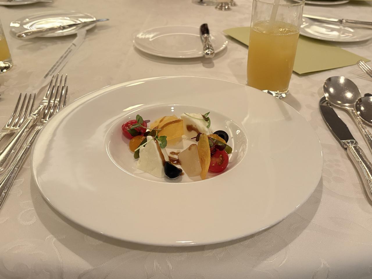 画像: 北海道白糠町産モッツァレラの季節のカプレーゼ