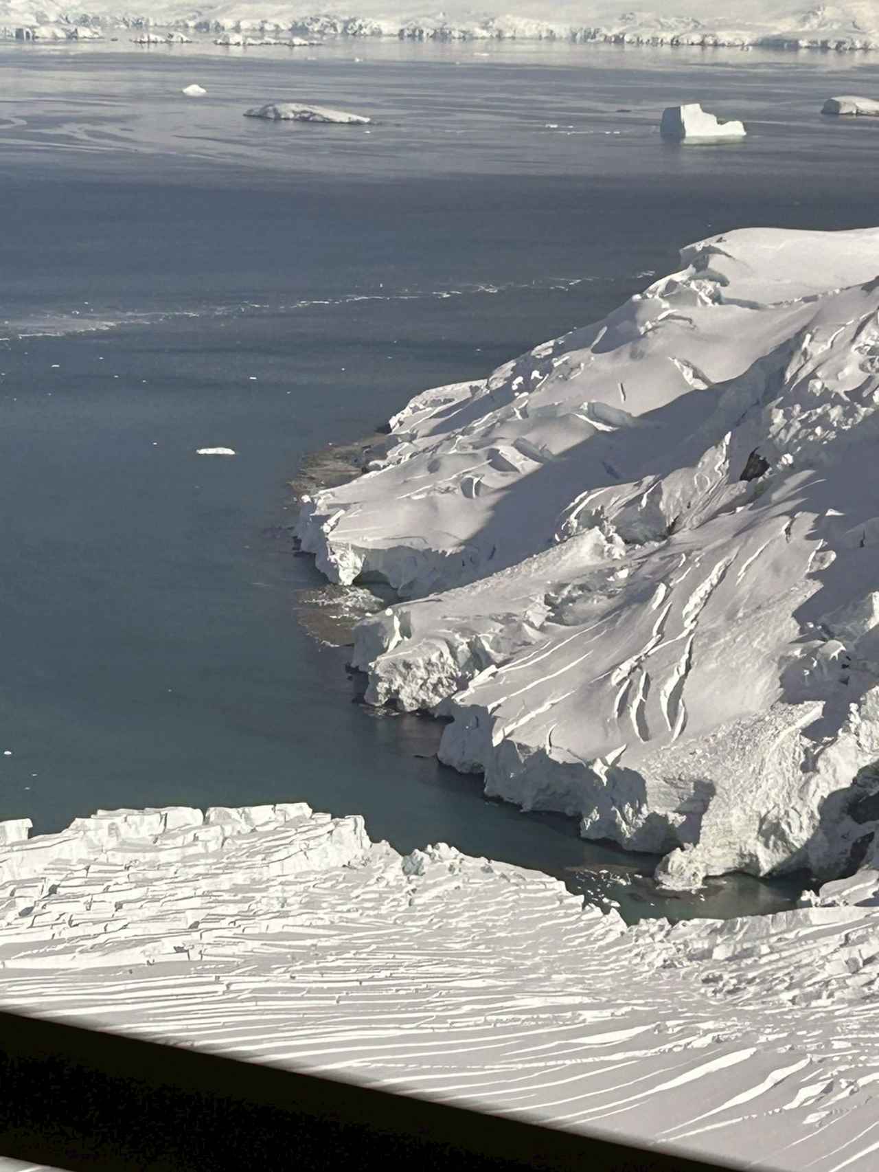 画像1: ヘリコプターからの眺め（イメージ／添乗員撮影）