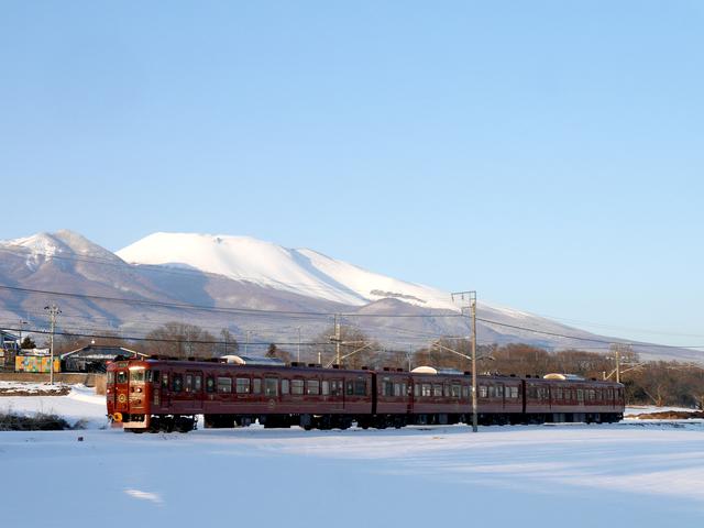 画像: 冬の浅間山を望むろくもん