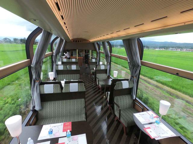 画像: 落ち着いた雰囲気のある2号車