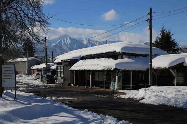 画像: 冬の二本木駅舎