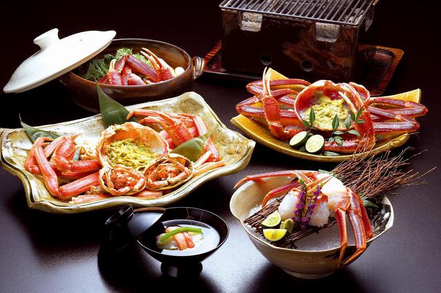 画像: 加能ガニ会席料理(二人前)(旅館提供)