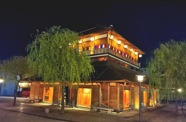 画像: 明治時代の姿を再現した古総湯(弊社添乗員撮影)