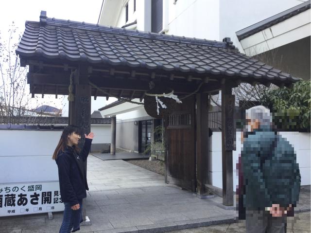画像: 酒蔵見学ツアーの様子 (イメージ/弊社添乗員撮影)