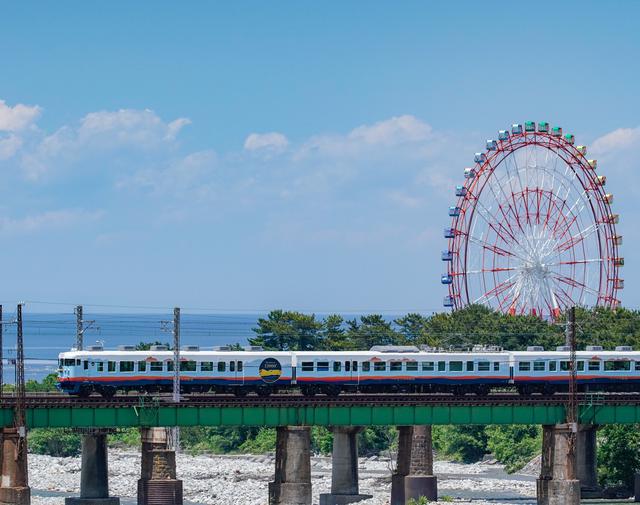 画像5: .
観光列車で楽しむ信州&北陸の旅
ろくもん・越後トキめきリゾート雪月花・
ワインバレー列車・一万三千尺物語
<ロイヤル・グランステージ>