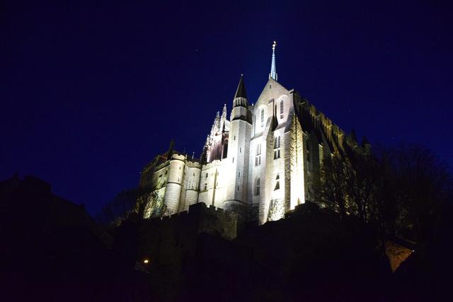 画像6: 世界遺産 モンサンミッシェル修道院へ 島内宿泊なので時、間によって移りゆく美しい姿を満喫