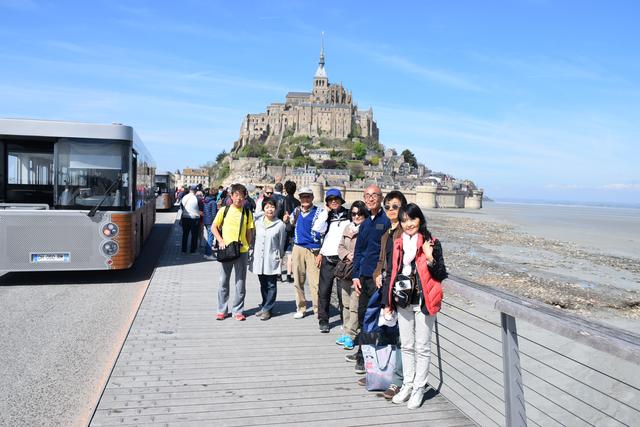 画像2: 世界遺産 モンサンミッシェル修道院へ 島内宿泊なので時、間によって移りゆく美しい姿を満喫