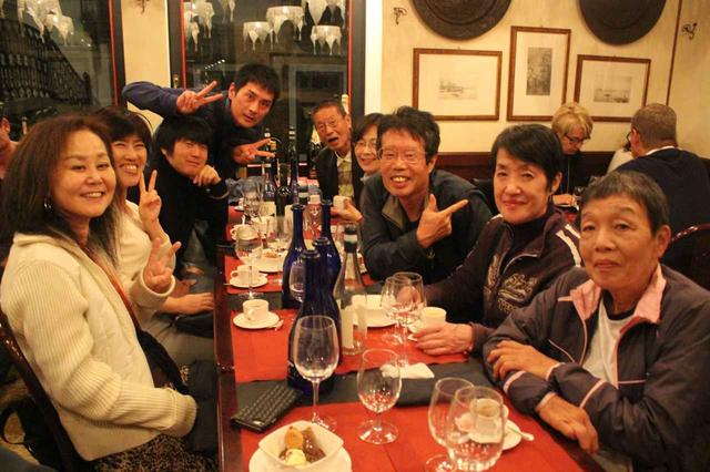 画像3: ベニスマラソンのハイライトは、何と言ってもこの日1日だけ、 ランナーのためだけに、大運河に掛けられる仮設の橋とサンマルコ広場。