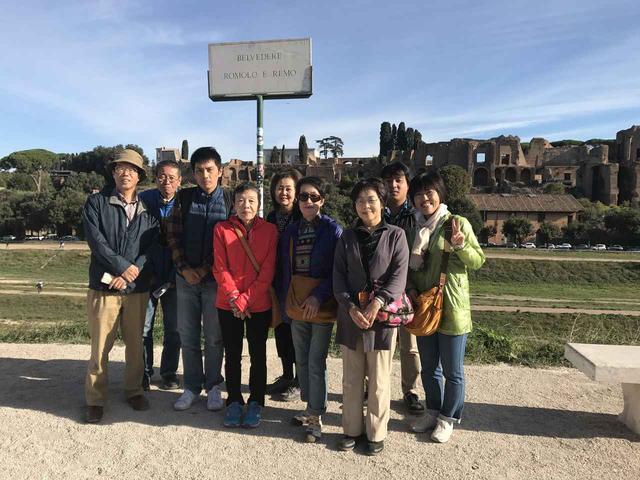 画像9: 翌日は帰国の方々とお別れし、 ボローニャ、フィレンツェ、ローマ観光に向かいました。