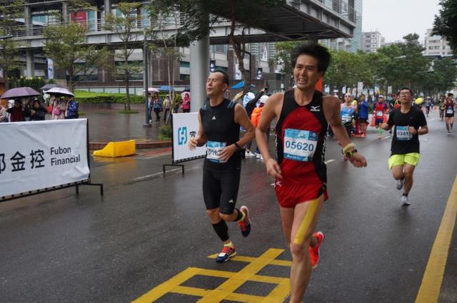 画像11: 【地球を走ろう】リピーター多数!走りやすい高速コース
台北マラソンツアー 大会レポート