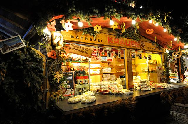 画像: クリスマス市で見かける「シュトレン」のお店