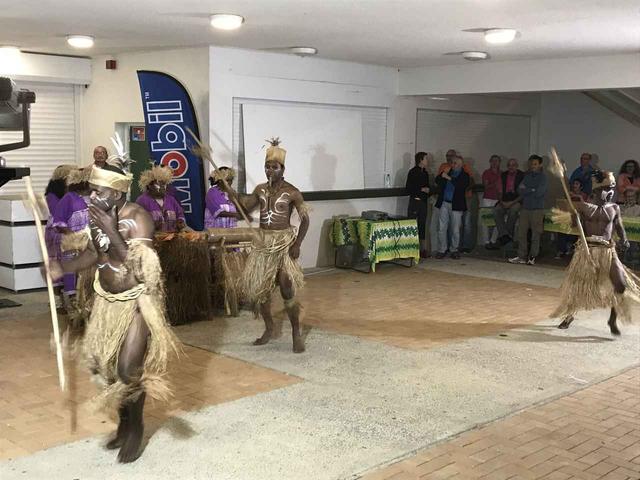画像1: ホテルで休憩後は大会主催の記念パーティー