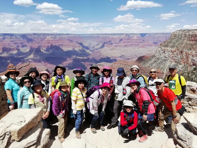 画像: 21人の旅仲間とグランドサークル達成