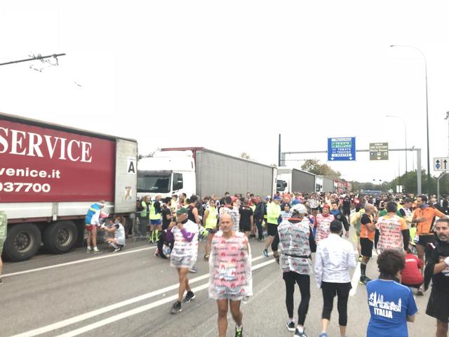 画像2: 10月28日 第33回ベニスマラソン