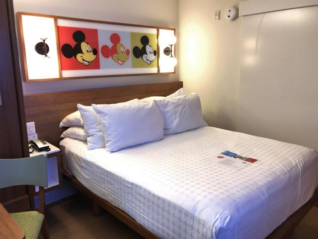 画像: オフィシャルホテルなのでお部屋にもミッキーが♪