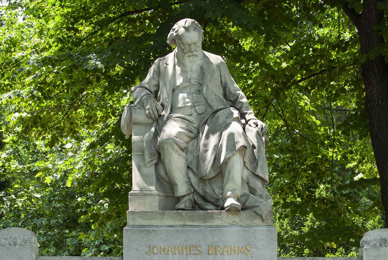 画像: ブラームス像（提供/山本直幸）