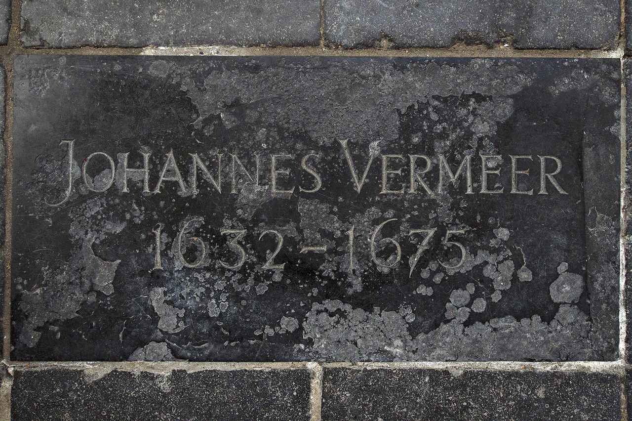 画像: 旧教会内にある２つの銘板②