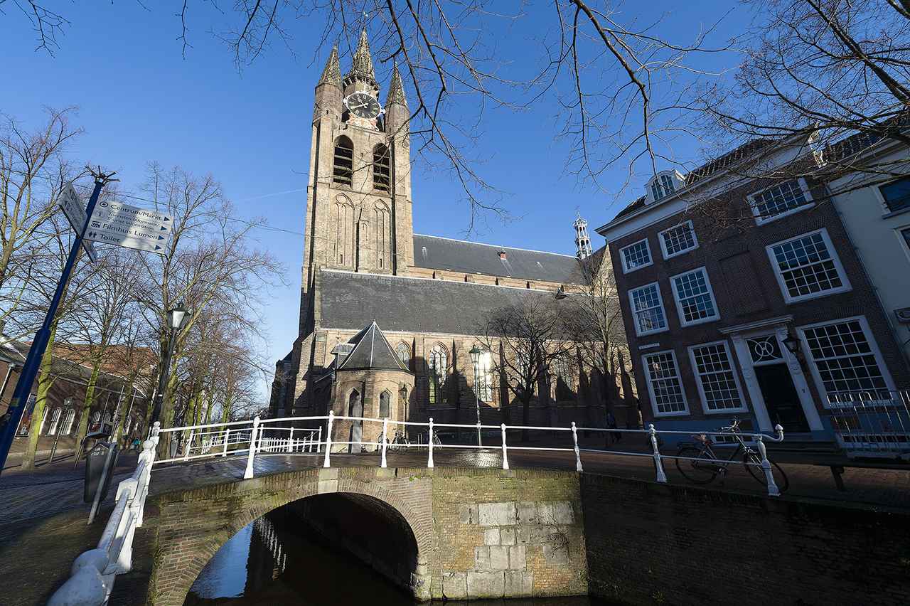 画像: フェルメールの墓所がある旧教会