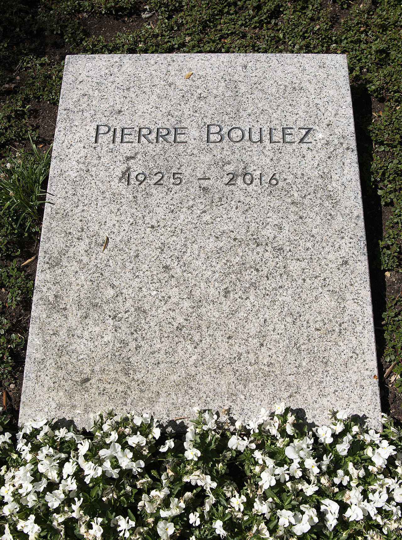 画像: ブーレーズの墓所