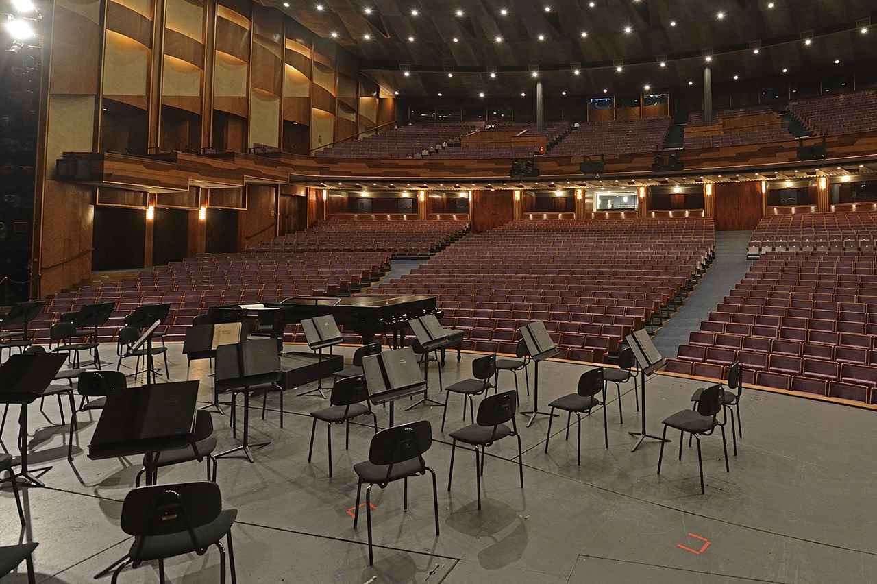 画像: 祝祭大劇場内部