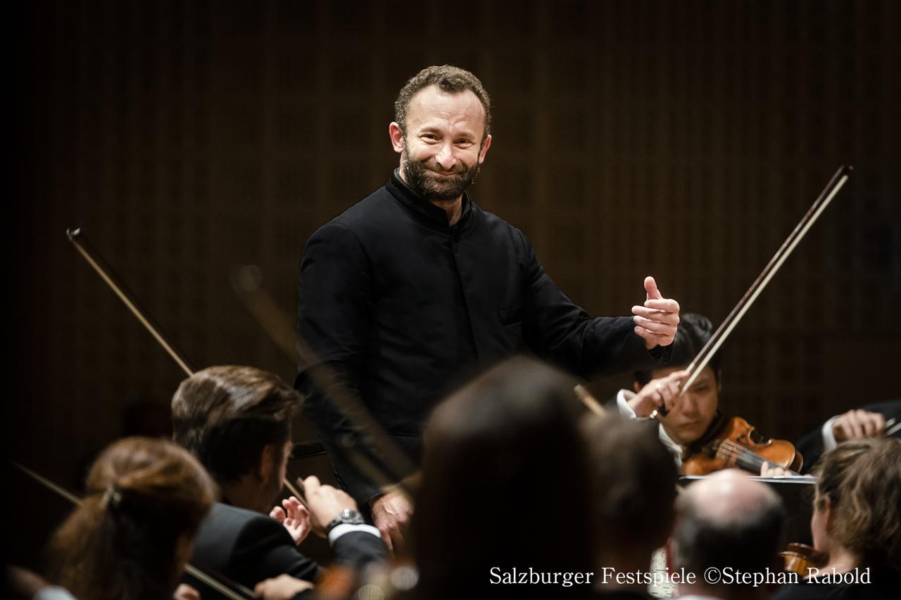 画像: ベルリン・フィルを指揮するペトレンコ