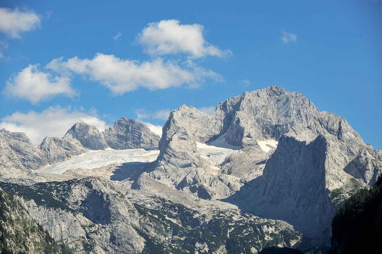 画像: 氷河に囲まれたダッハシュタイン