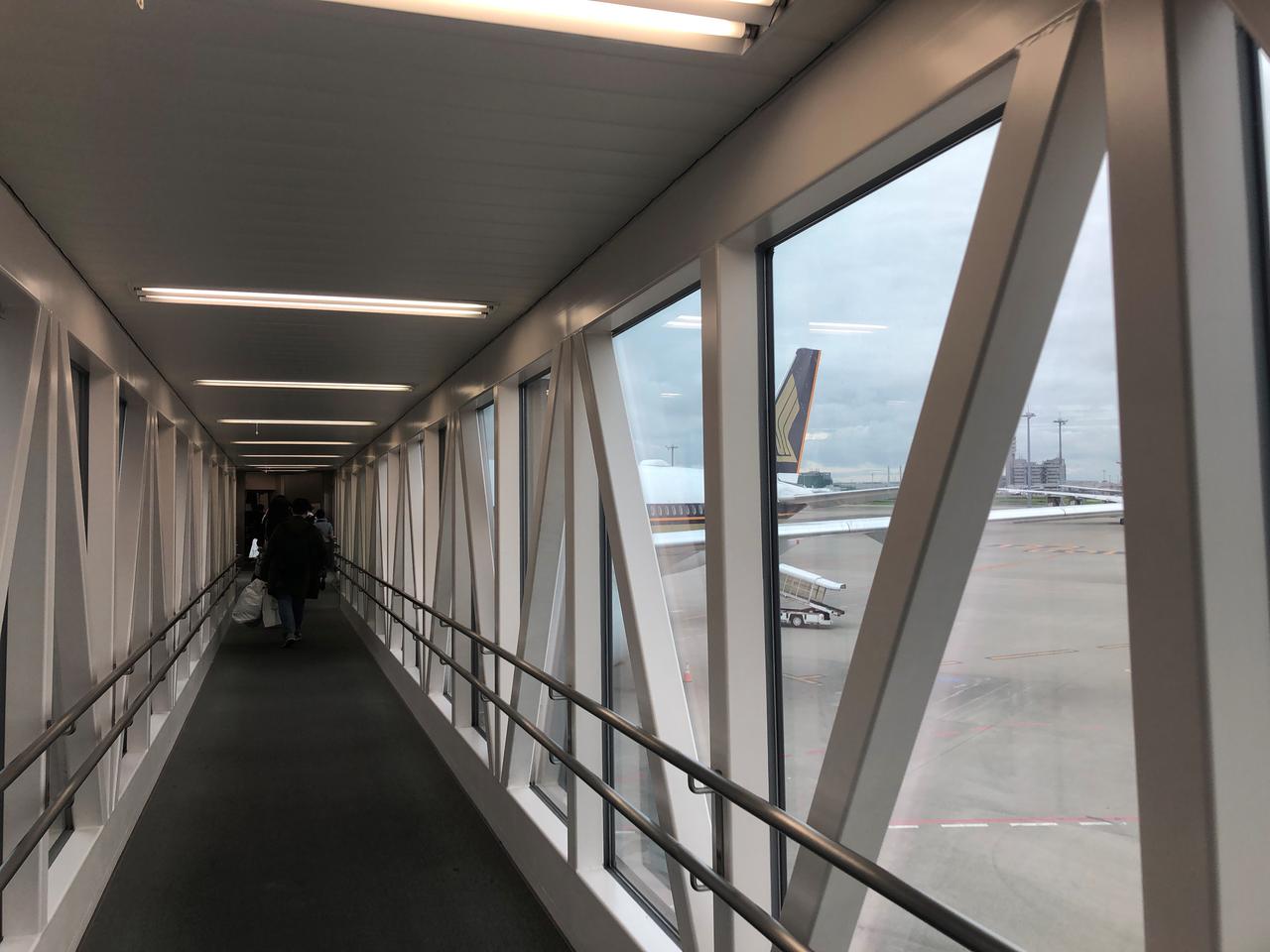 画像: 2018年の世界のベストエアライン第1位にランクインしたシンガポール航空を利用しました(2019年7月 担当者撮影)
