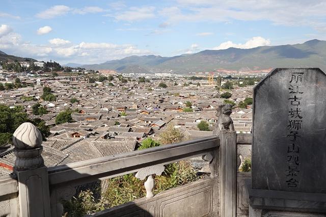 画像: 獅子山展望台からの風景。絶景ですが、ここまで来るのに急な石の階段を乗り越えて体力を使い果たしました。ツアーでは希望者のみご案内します。