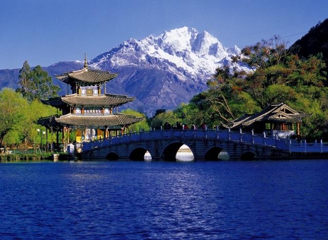 中国雲南省の伝統的な風景 置物 3点セット 中国雲南省の伝統的な風景 置物 3点セット scenic-street-old-town-