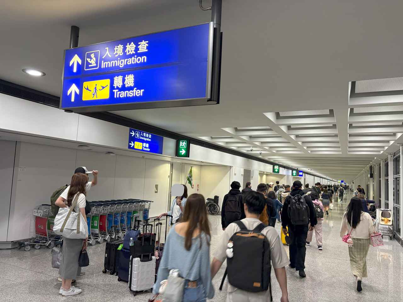 画像1: 香港国際空港での乗り継ぎガイド!空港内設備やラウンジ、レストラン情報もご紹介