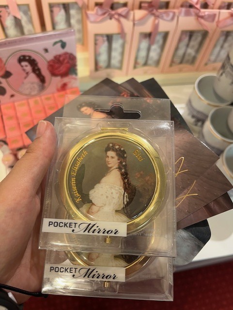 画像: ミラー／筆者撮影