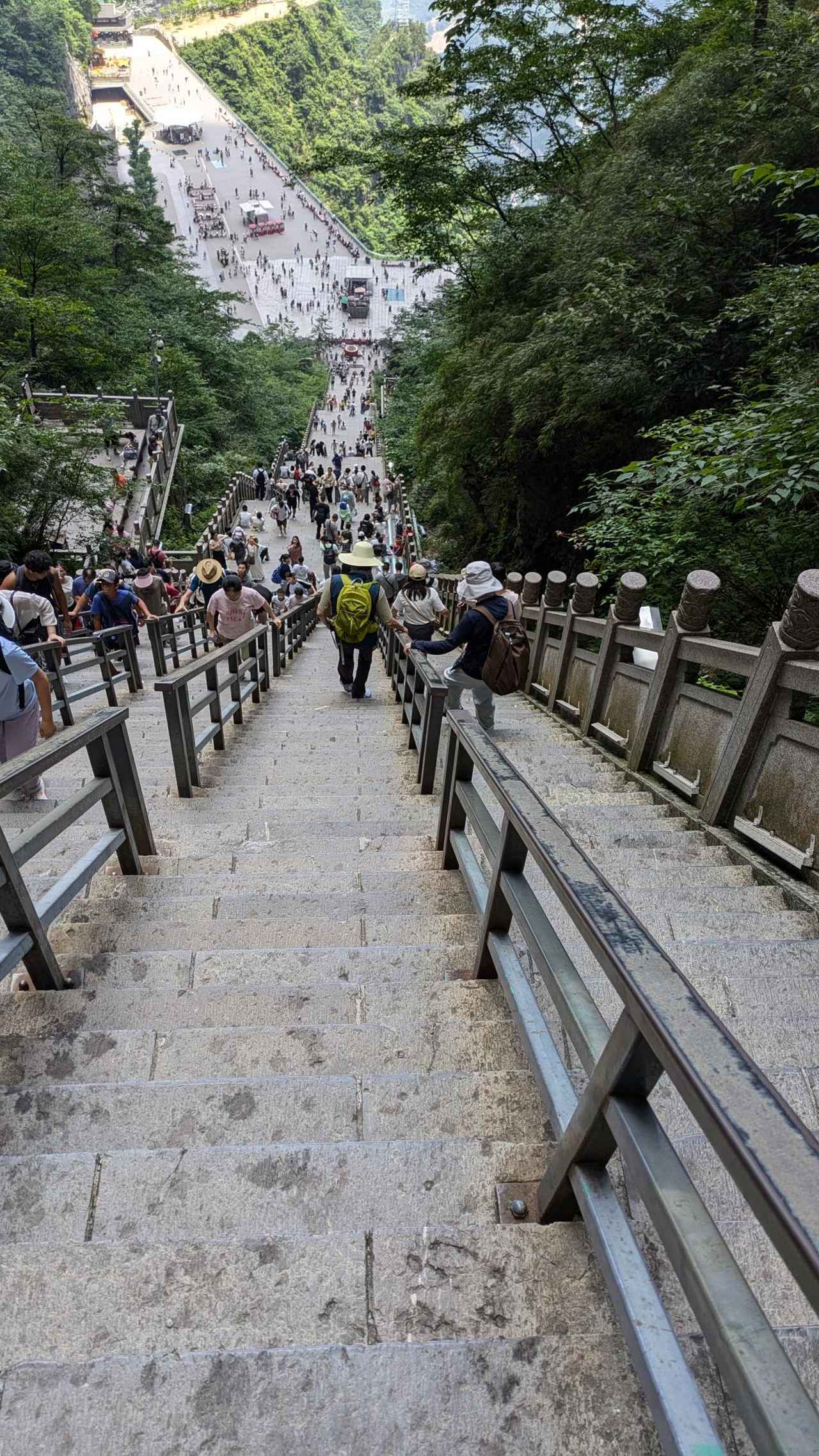 画像: 999段の階段/スタッフ撮影