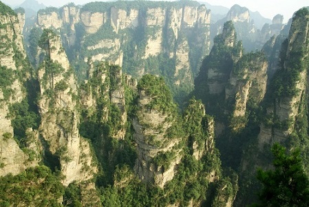 画像: ＜ミニハイキング（弊社基準）＞『中部より添乗員同行／1名1室同旅行代金／世界遺産武陵源・天門山と上海5日間』｜クラブツーリズム
