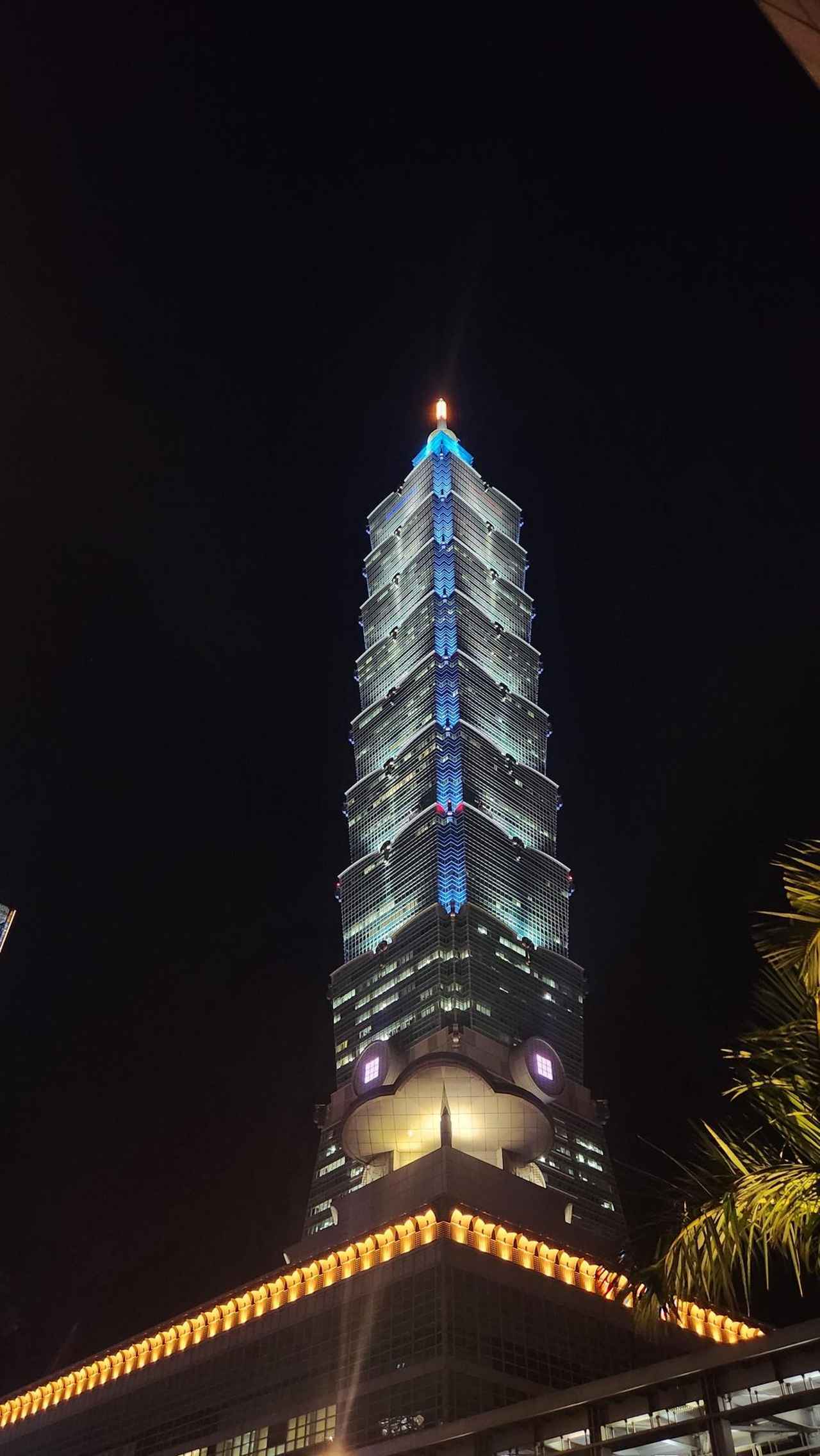 画像: 台北101の夜景（弊社スタッフ撮影）